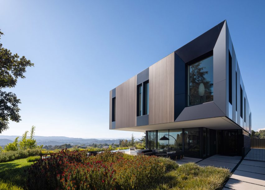 Bronze and Black House by SPF Architects
