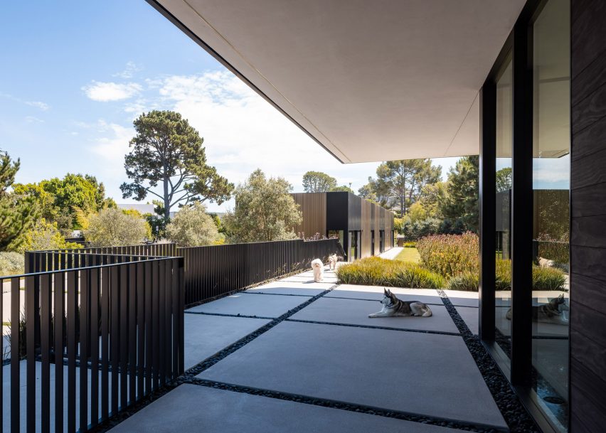 Bronze and Black House by SPF Architects