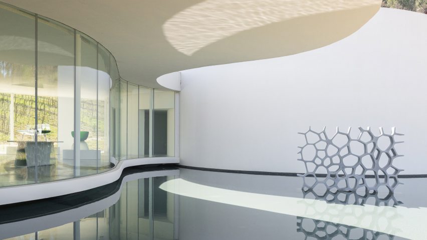 Marc Newson exhibition at Château La Coste