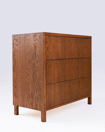 Solid oak chest of drawers