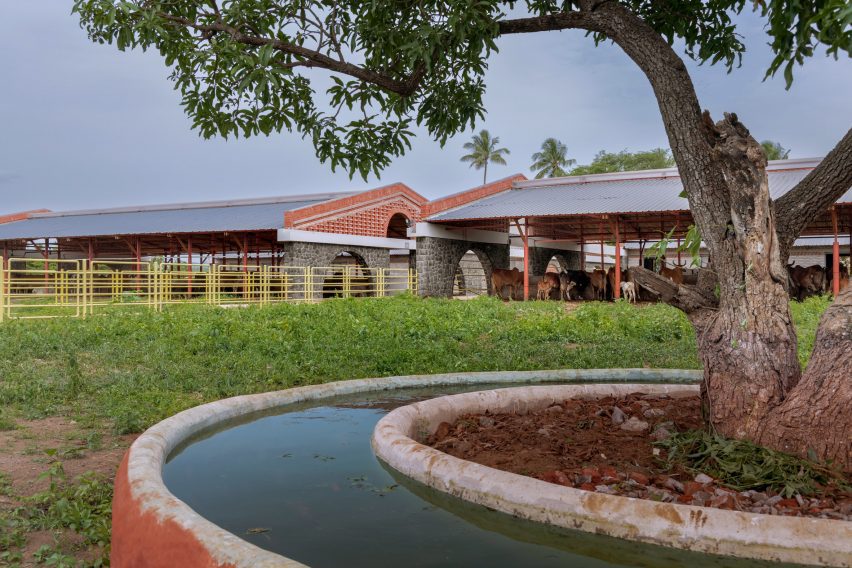 Gaughar by Compartment S4