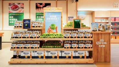 Corona limes in a market
