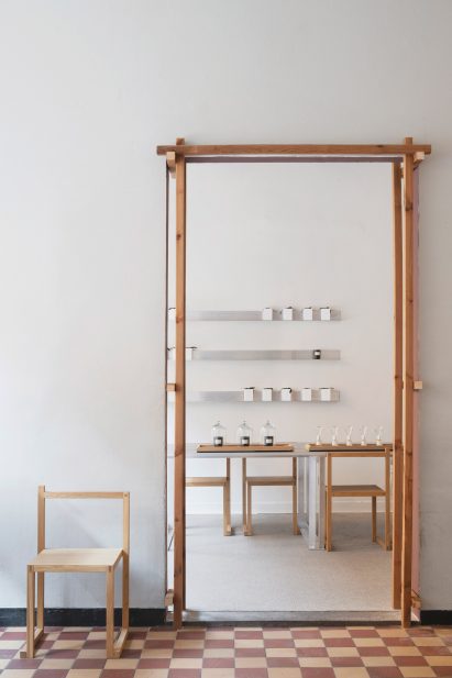 Doorway to En Doft store in Stockholm by All Matters Studio