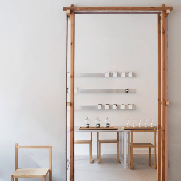 Doorway to En Doft store in Stockholm by All Matters Studio