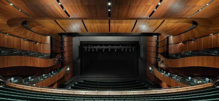 Glasshouse Theatre by Blight Rayner Architecture and Snøhetta
