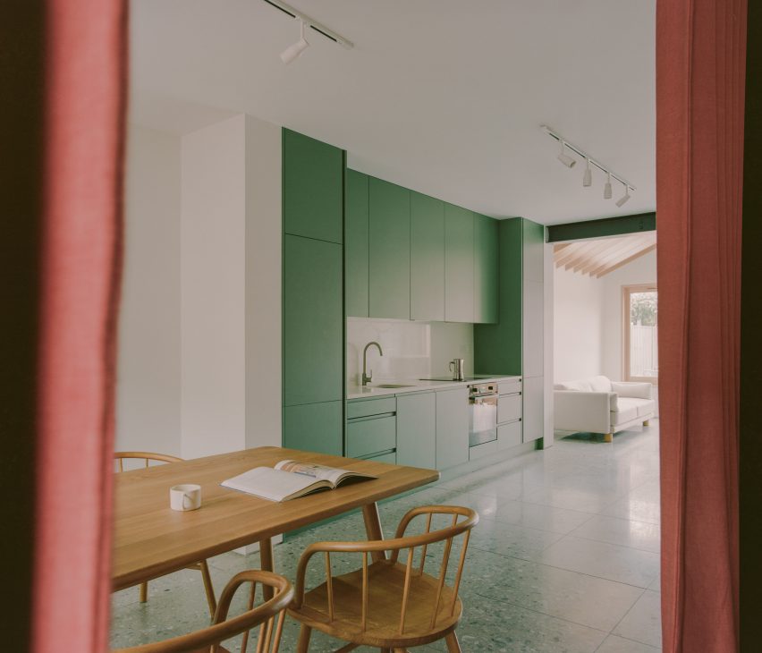 House in Walthamstow by Pablo Sanchez Lopez