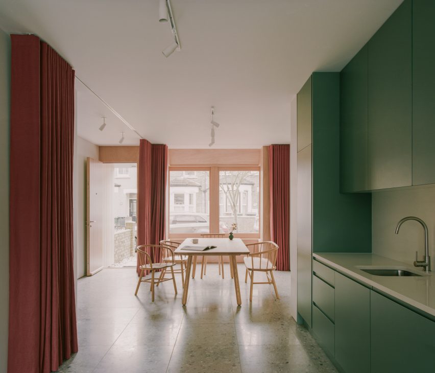 House in Walthamstow by Pablo Sanchez Lopez