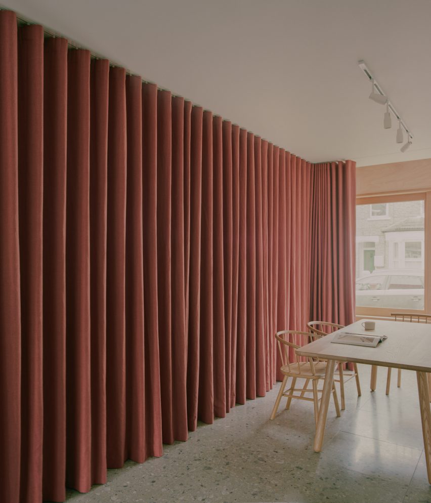 House in Walthamstow by Pablo Sanchez Lopez