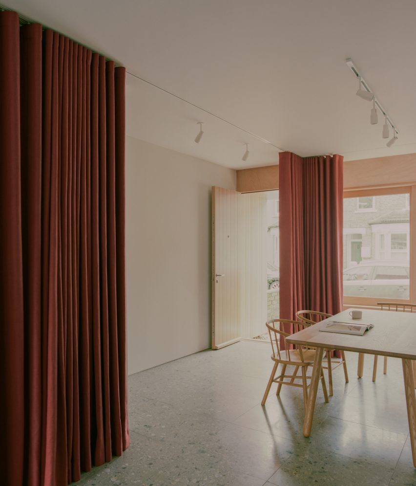 House in Walthamstow by Pablo Sanchez Lopez