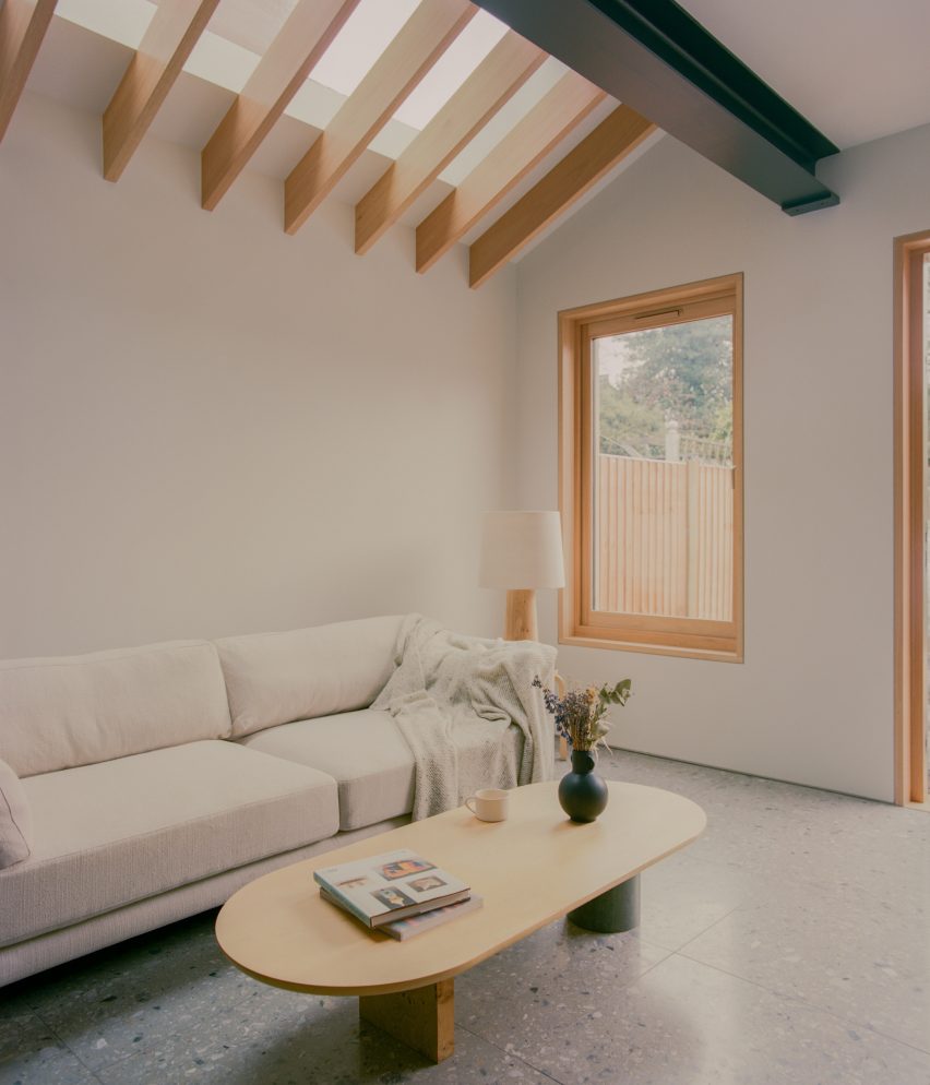 House in Walthamstow by Pablo Sanchez Lopez