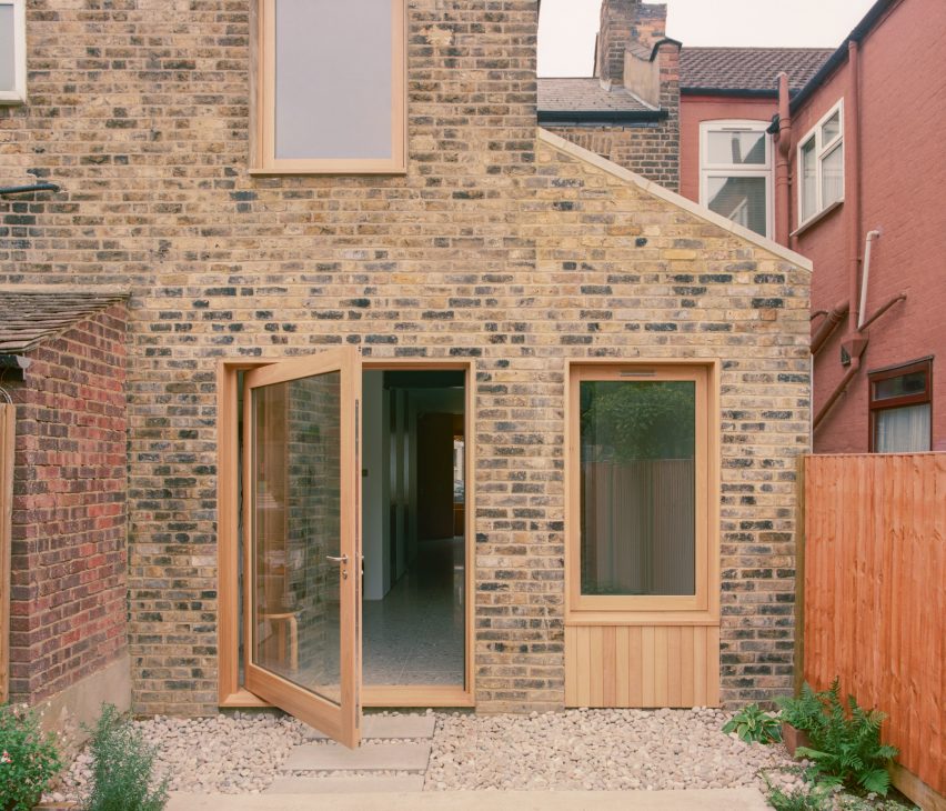 House in Walthamstow by Pablo Sanchez Lopez