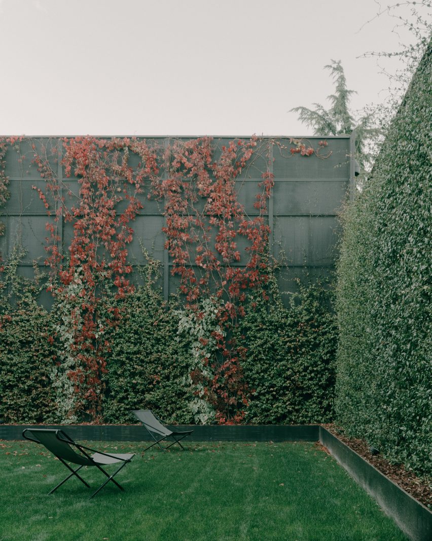 House of Iron Doors by TIMM Architecture