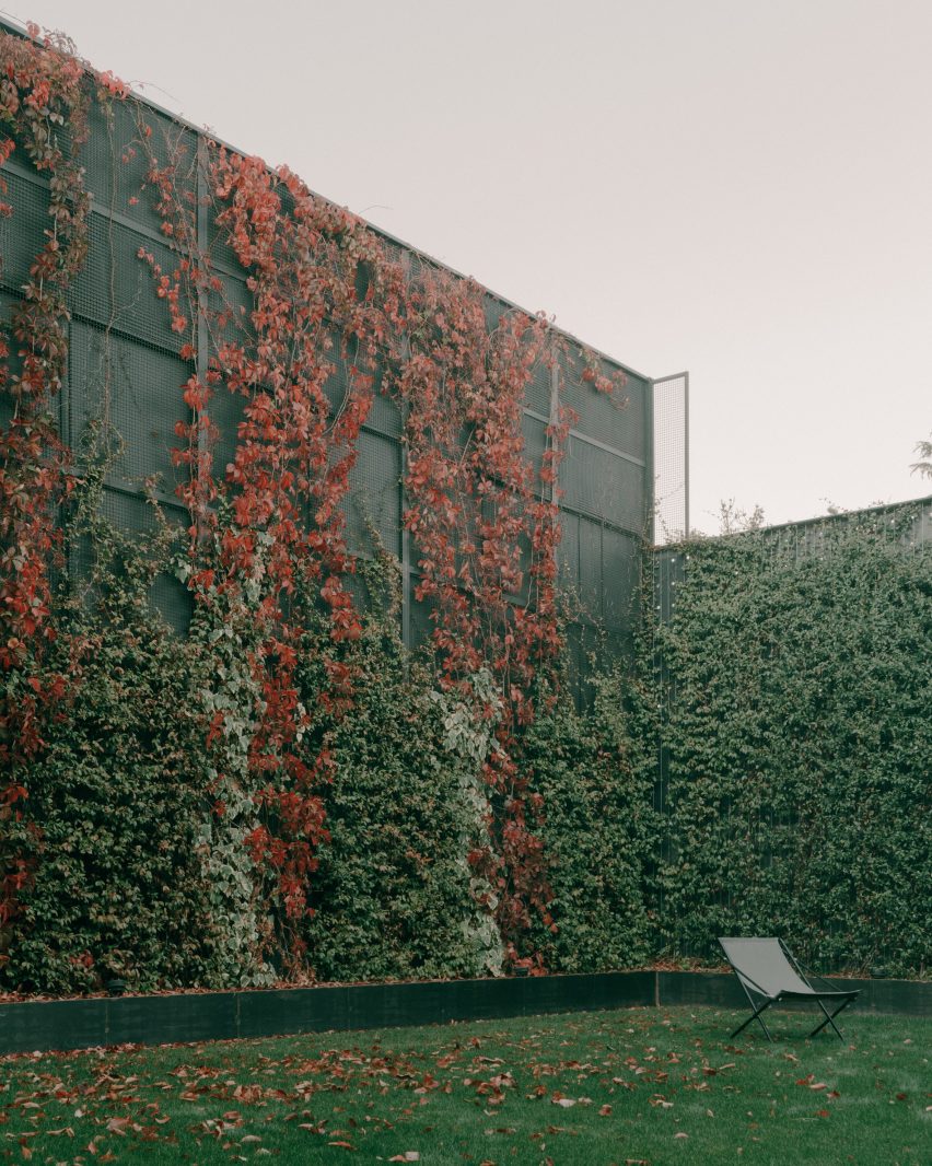 House of Iron Doors by TIMM Architecture