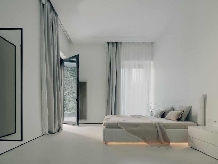 House of Iron Doors by TIMM Architecture