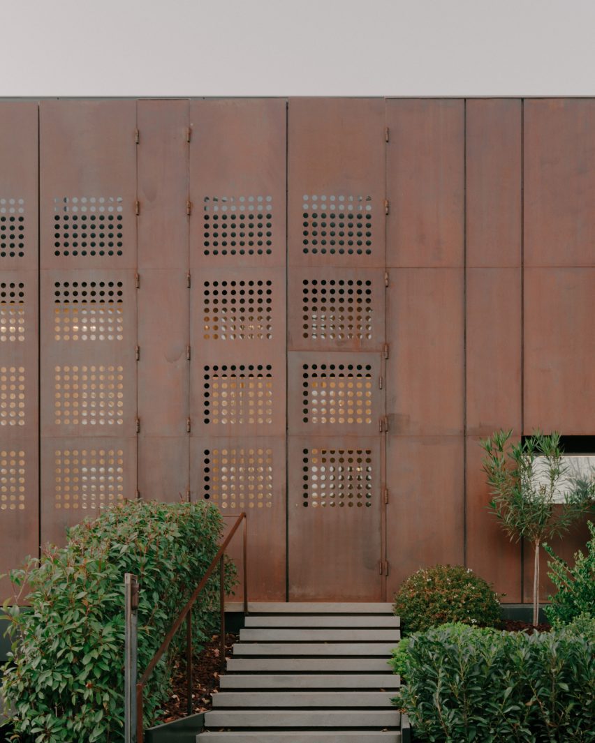 House of Iron Doors by TIMM Architecture