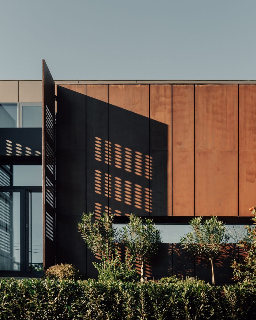 House of Iron Doors by TIMM Architecture
