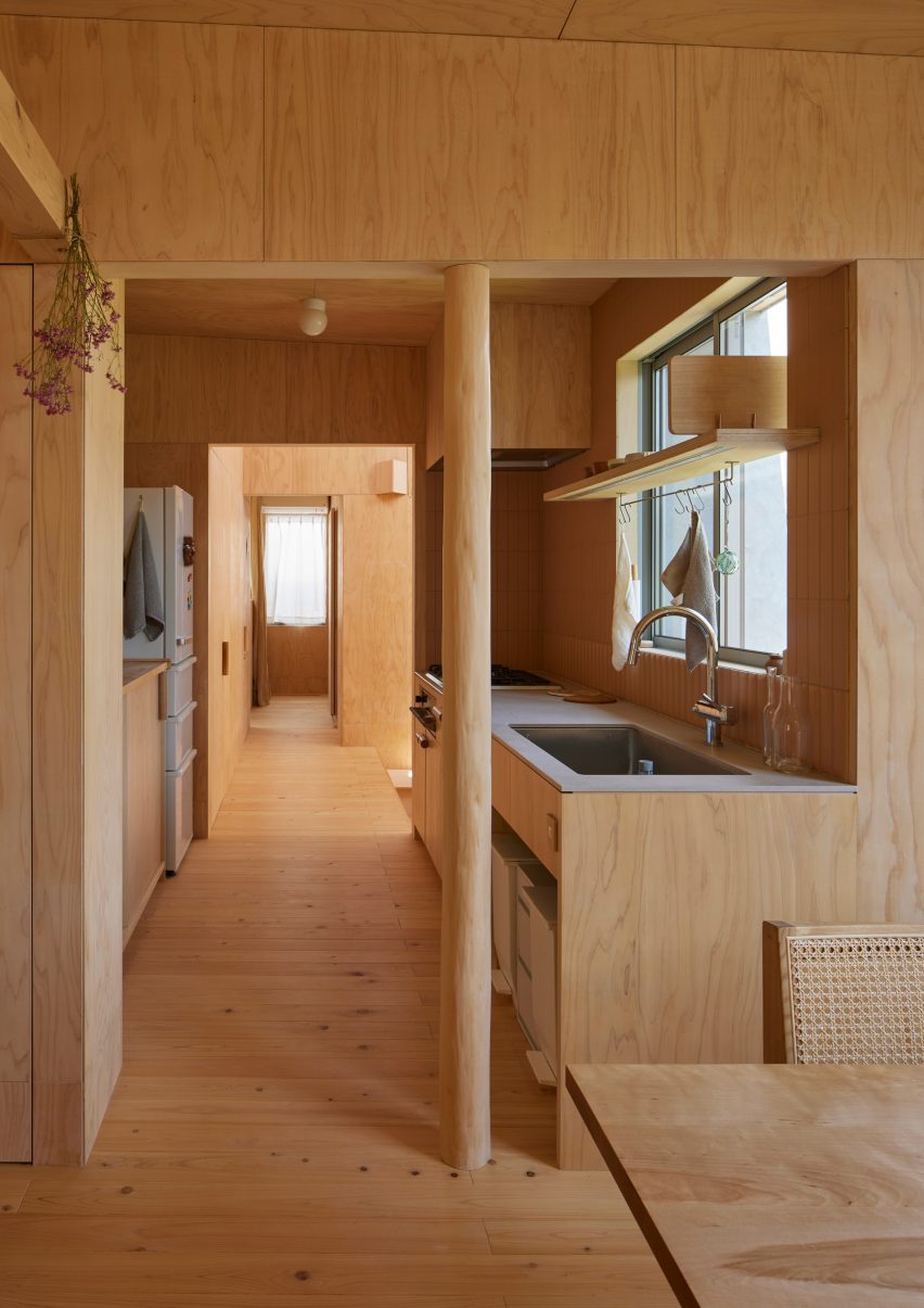 House in Takahatayama by HYG Architects