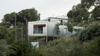 Casa 144º by Jaime Prous Architects and Pineda & Monedero