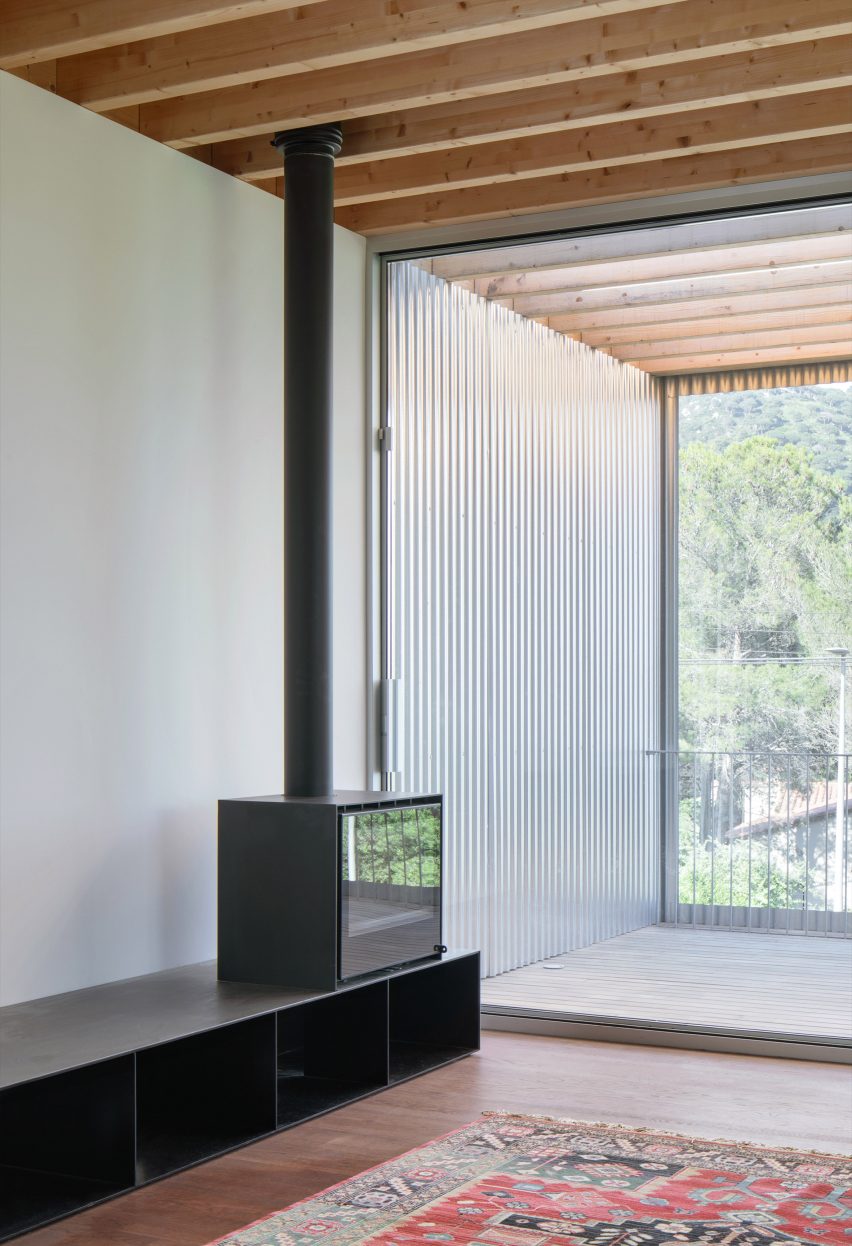 Casa 144º by Jaime Prous Architects and Pineda & Monedero