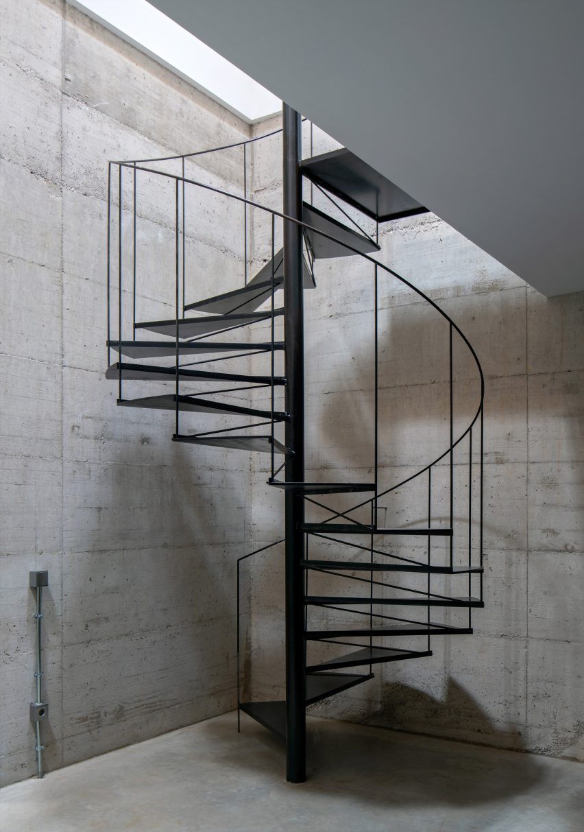 Casa 144º by Jaime Prous Architects and Pineda & Monedero
