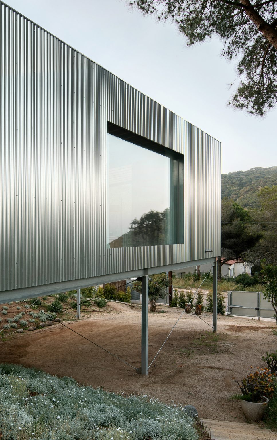 Casa 144º by Jaime Prous Architects and Pineda & Monedero