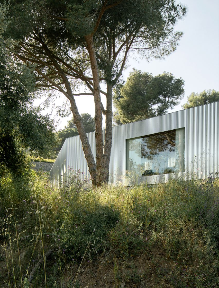 Casa 144º by Jaime Prous Architects and Pineda & Monedero