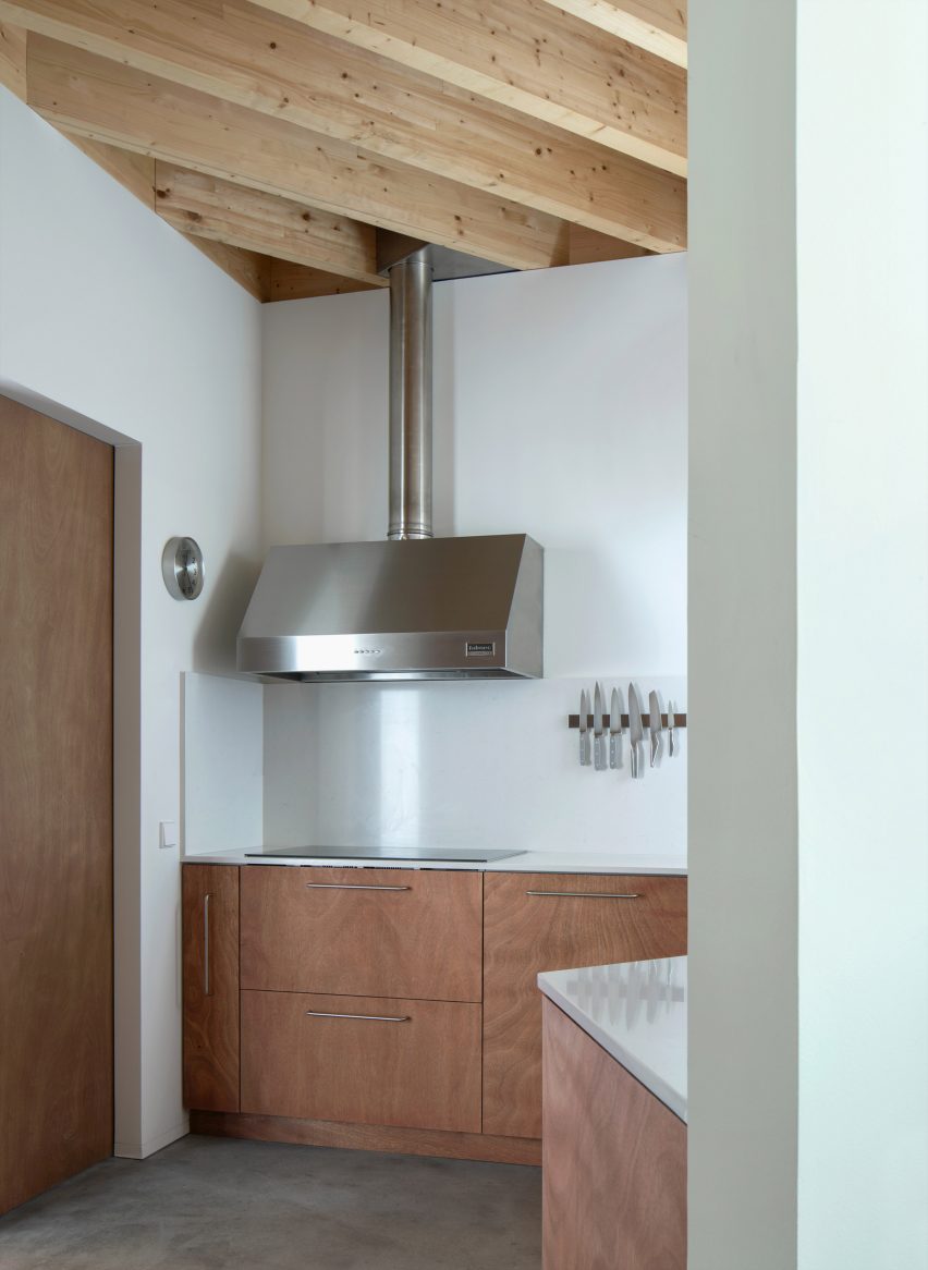 Casa 144º by Jaime Prous Architects and Pineda & Monedero