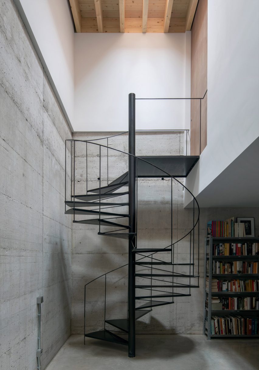 Casa 144º by Jaime Prous Architects and Pineda & Monedero