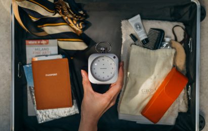 Smart phone reducing alarm clock