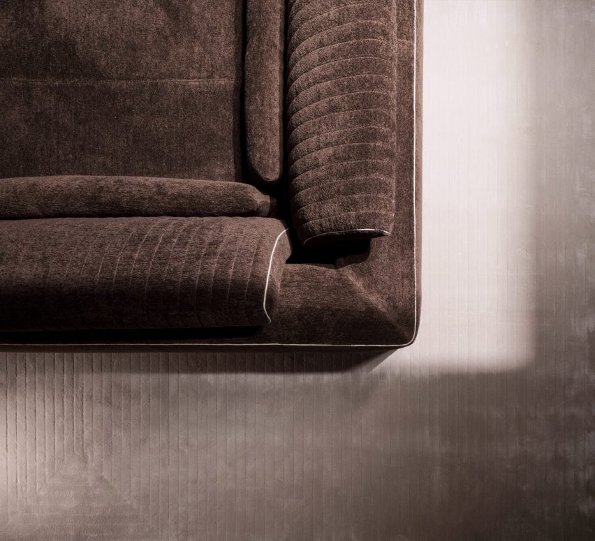 Julian modular sofa system by Molteni&C