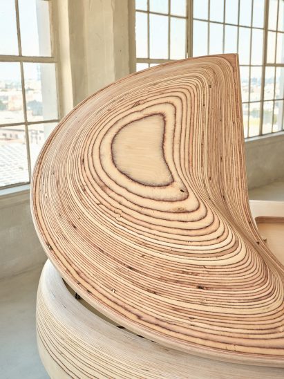 Curvaceous piano lid