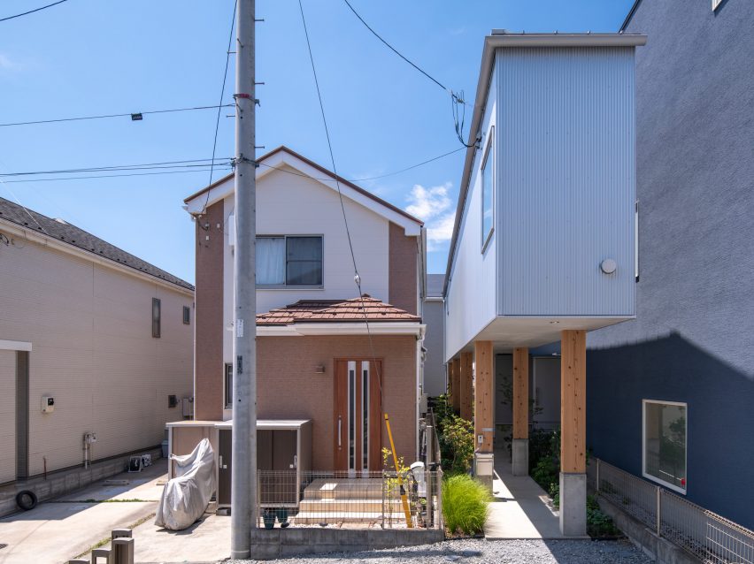 Side wing of Live Sawn House by ICADA