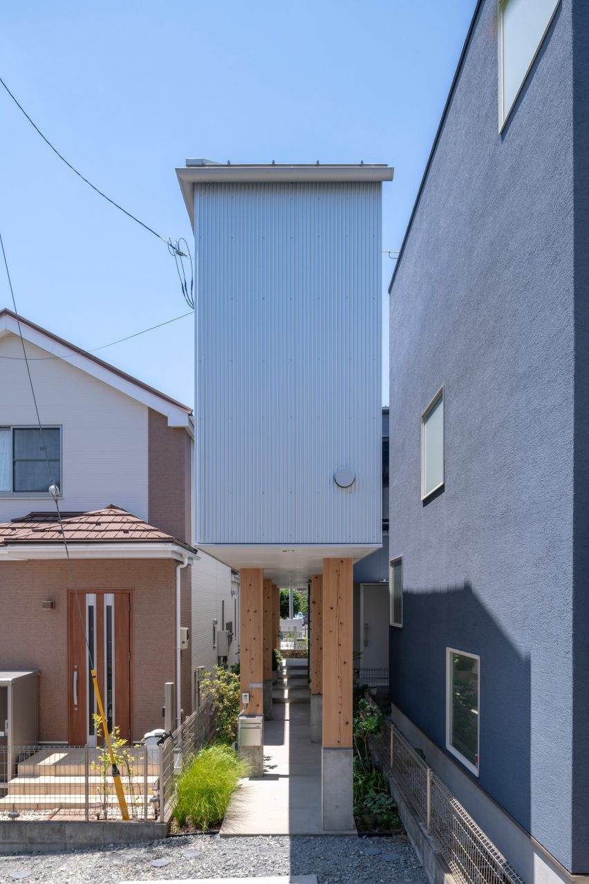Side wing of Live Sawn House by ICADA