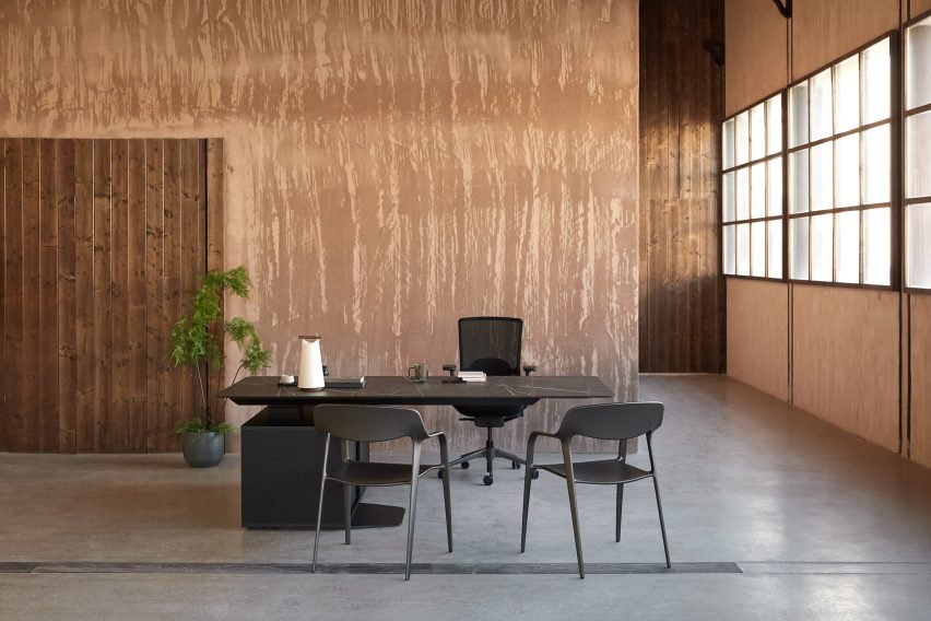 Menssula sit-stand work tables by Actiu