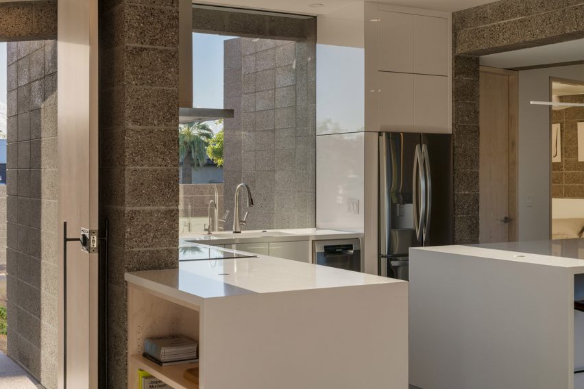 Moon Valley Residence by Benjamin Hall Design