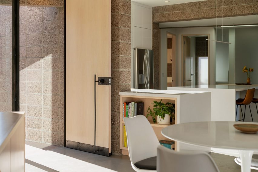 Moon Valley Residence by Benjamin Hall Design