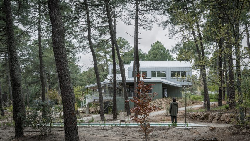 Camp Alliances by Ozaeta-Fidalgo Architects and Ignacio Galán