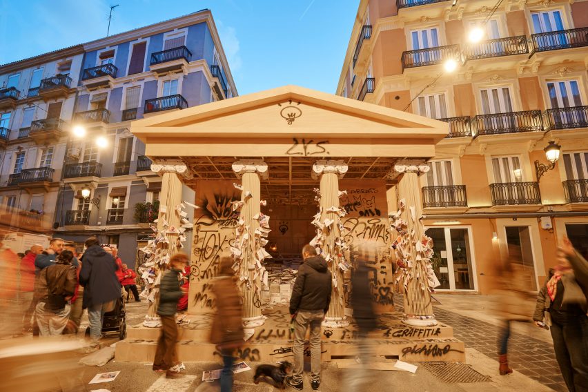 Per Ofrenar Fallas temple in Valencia by PichiAvo