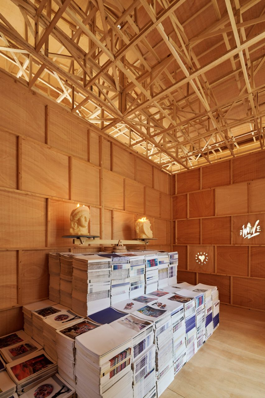 Per Ofrenar Fallas temple in Valencia by PichiAvo