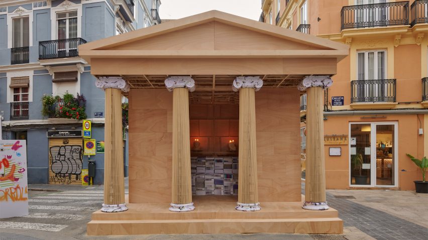 Per Ofrenar Fallas temple in Valencia by PichiAvo