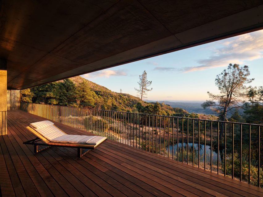Pine Flat Residence in California by Faulkner Architects