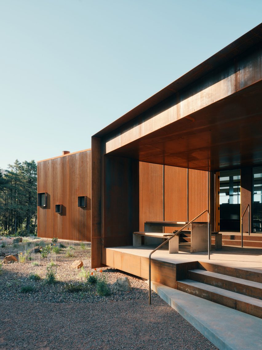 Pine Flat Residence in California by Faulkner Architects