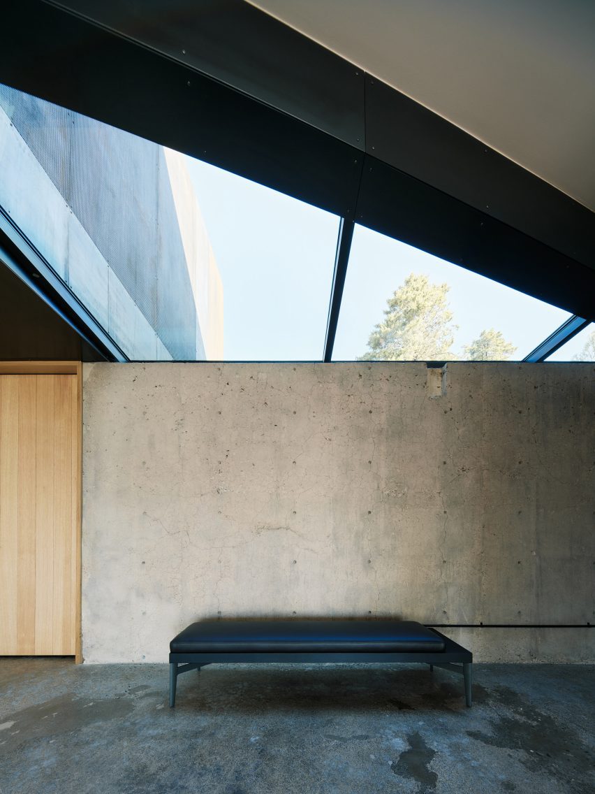 Pine Flat Residence in California by Faulkner Architects
