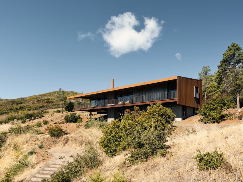 Pine Flat Residence in California by Faulkner Architects