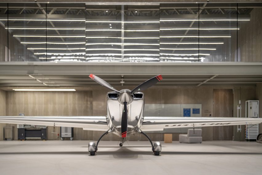Aerotim aircraft hangar Pluskouple