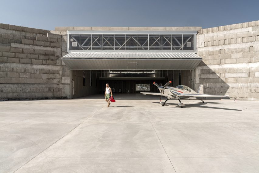 Aerotim aircraft hangar Pluskouple