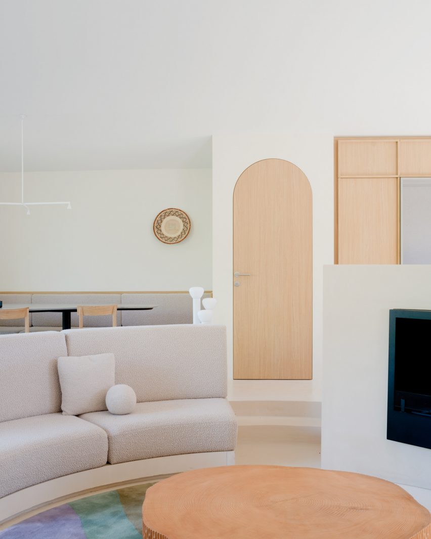 Seaside House by Studio Razavi