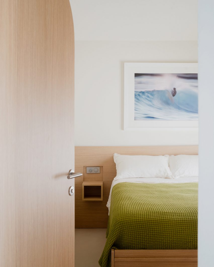Seaside House by Studio Razavi