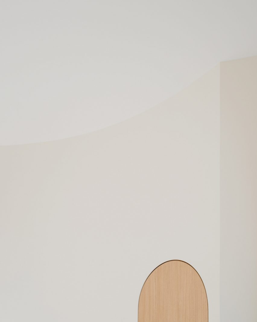 Seaside House by Studio Razavi