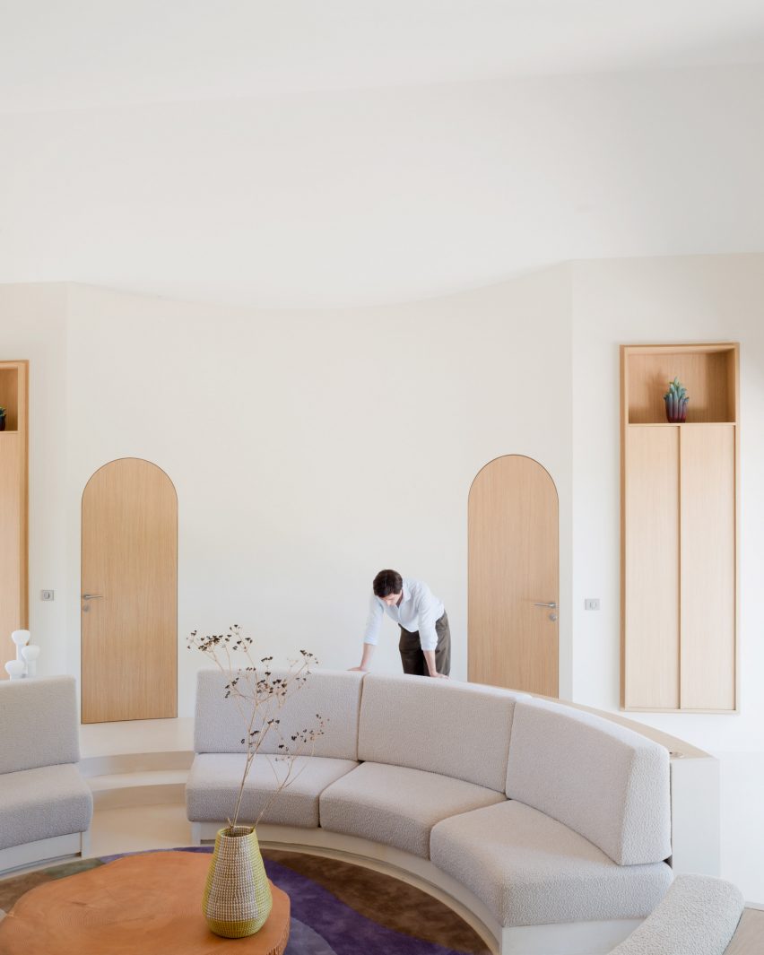 Seaside House by Studio Razavi